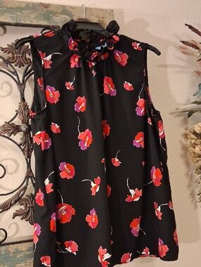 CeCe Black Sleeveless Ruffle Neck Tank with Red & Pink Floral Print. NWOT Size L